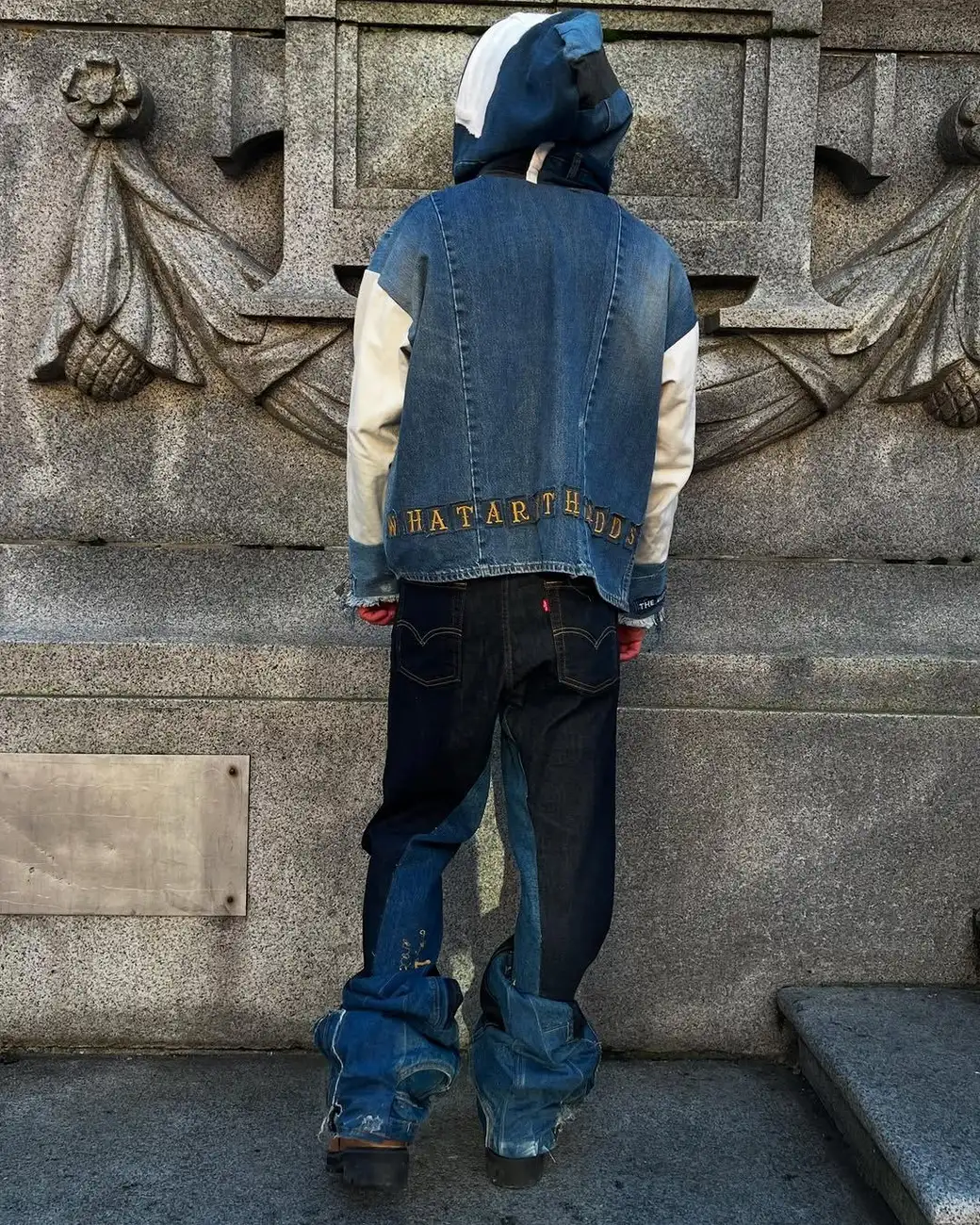 LOOK 09